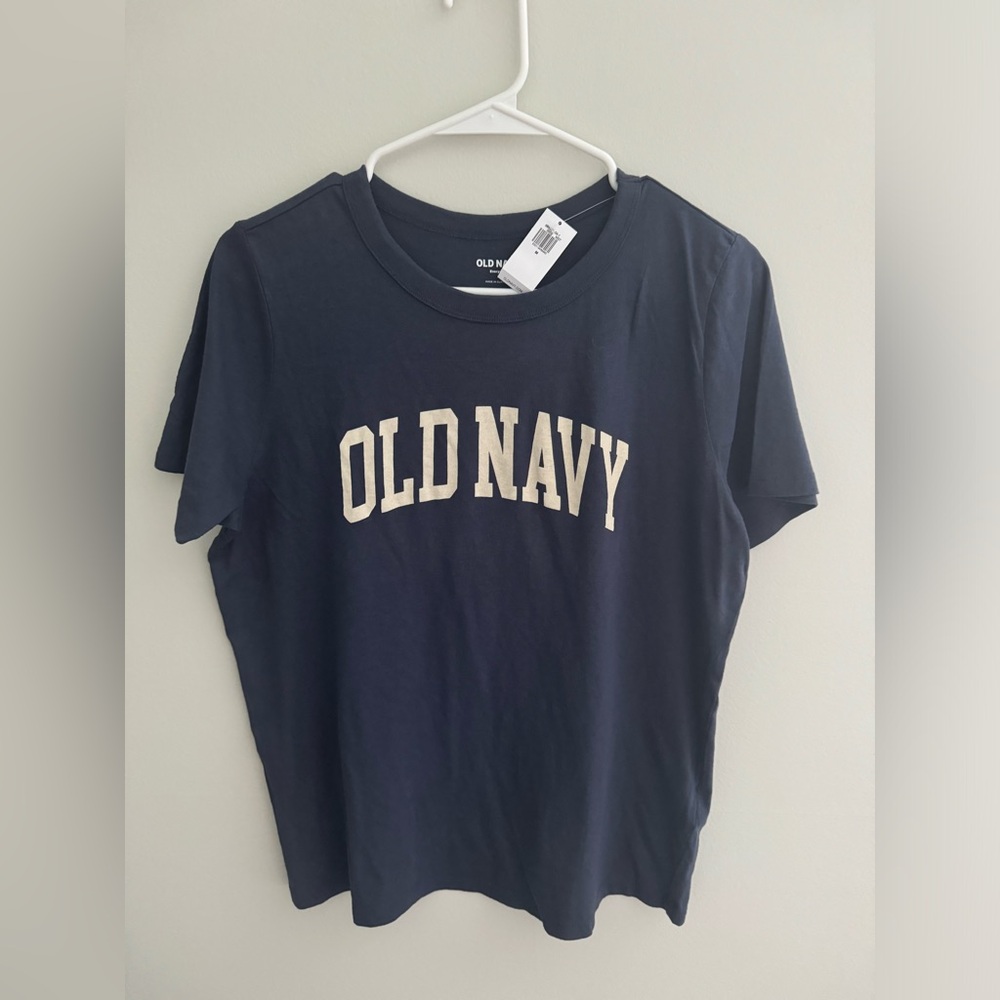 Old navy tee NWT